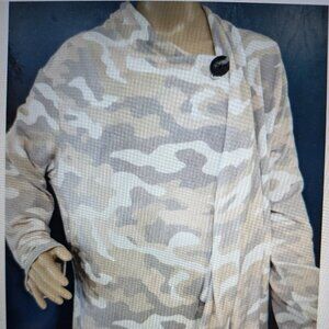 SIZE XL BOBEAU Camo 1 Button Long Sleeve Sweater INVPV761